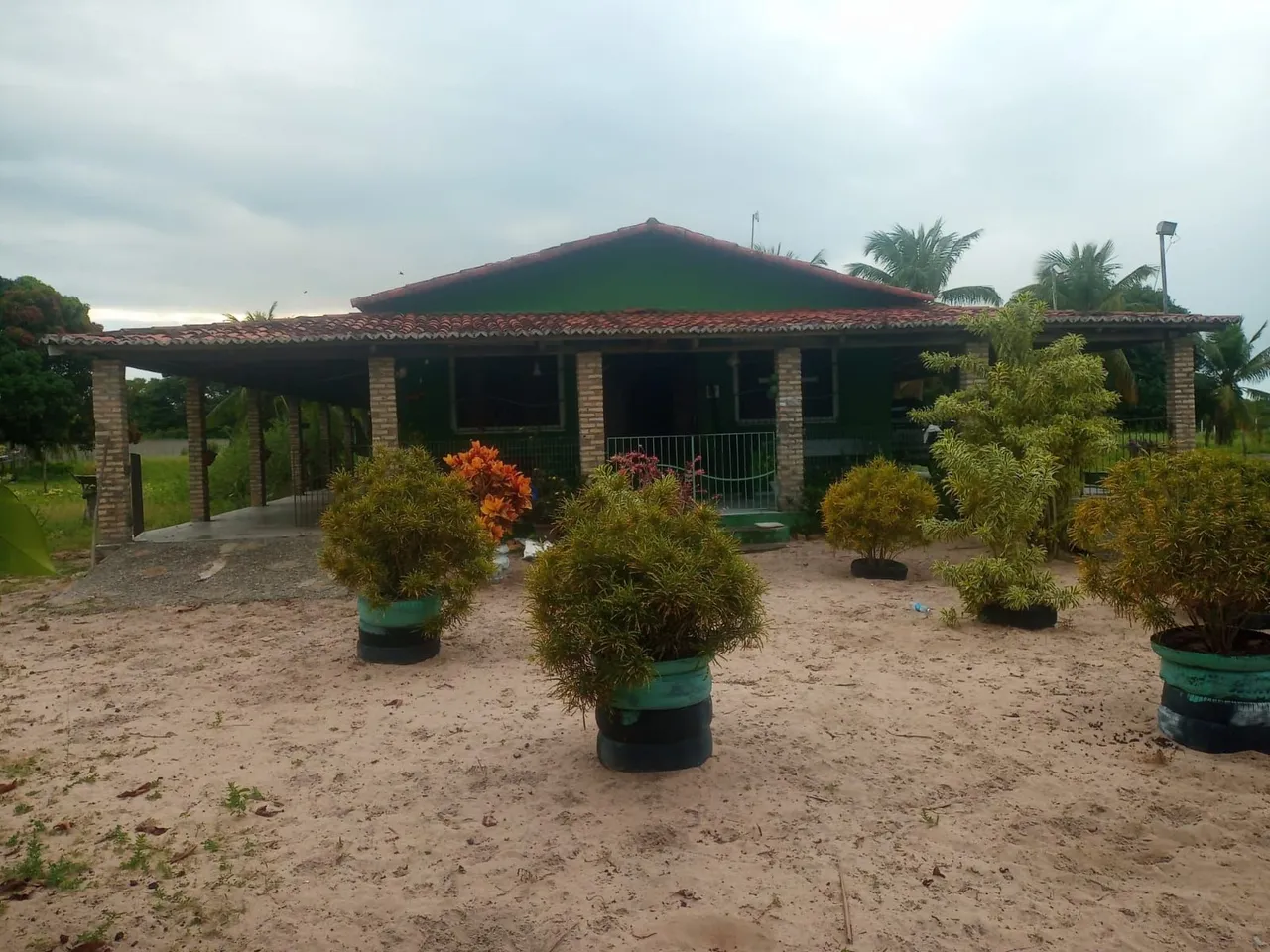 Granja/sítio/fazenda em Monte Alegre com 2,8 há. Casa. 2 poço tubular. Curral