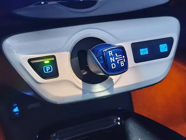 Toyota Prius Hybrid 1.8 16V 5P Aut. 2017 - Foto 8