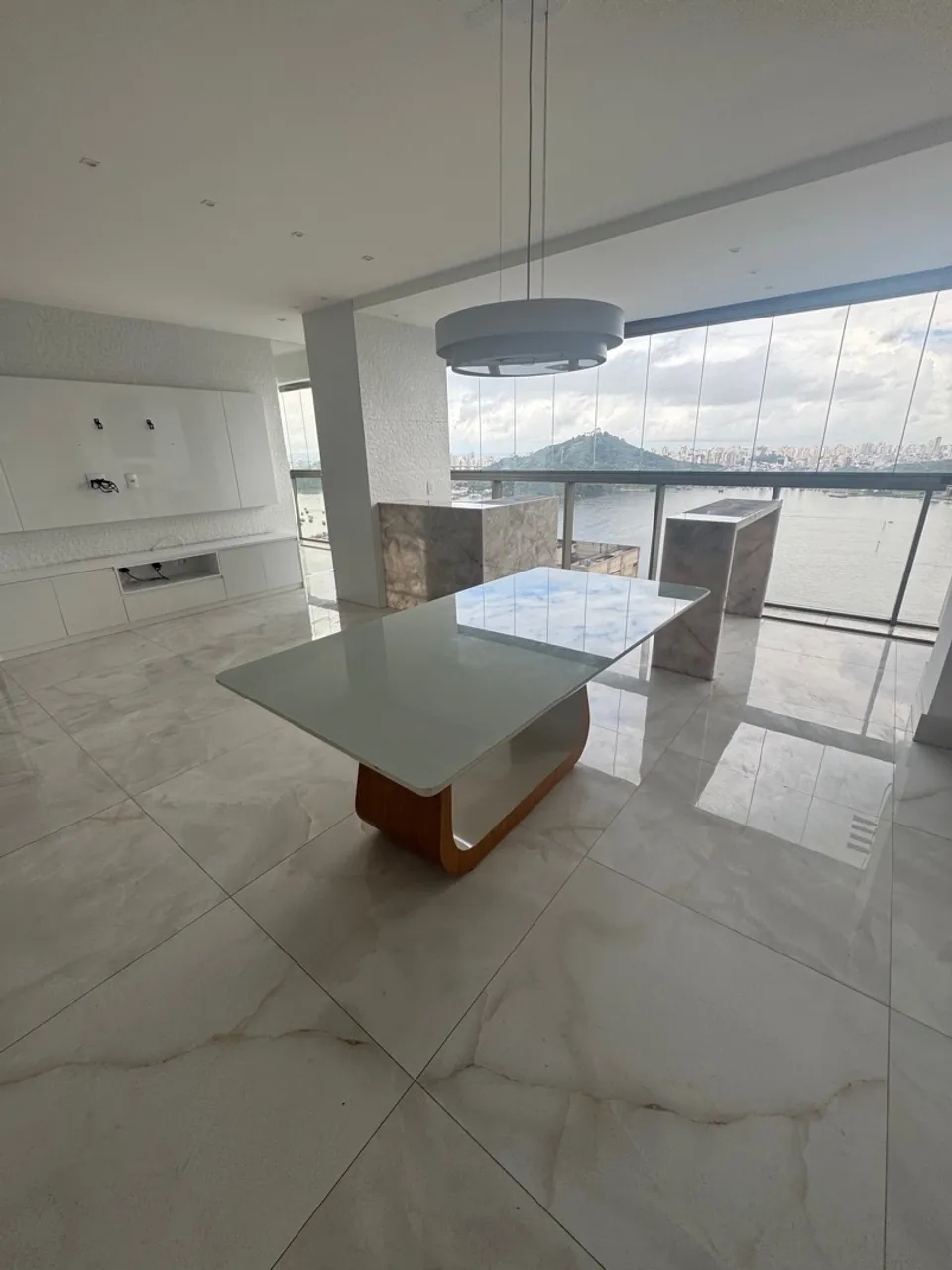 Mesa de Jantar Moderna em Vidro e Madeira 8 lugares 