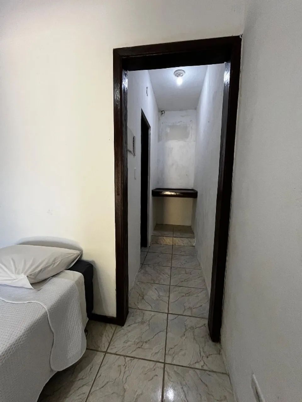 Suíte com ar, Wi-Fi e varanda - Ilhabela, 5 min da praia - Fds R$448 - Foto 3
