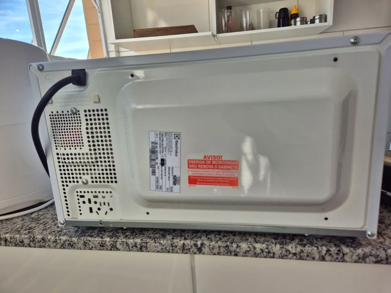 Micro-ondas Electrolux 20 l branco,  com função tira odor, e descongelar  - Foto 4