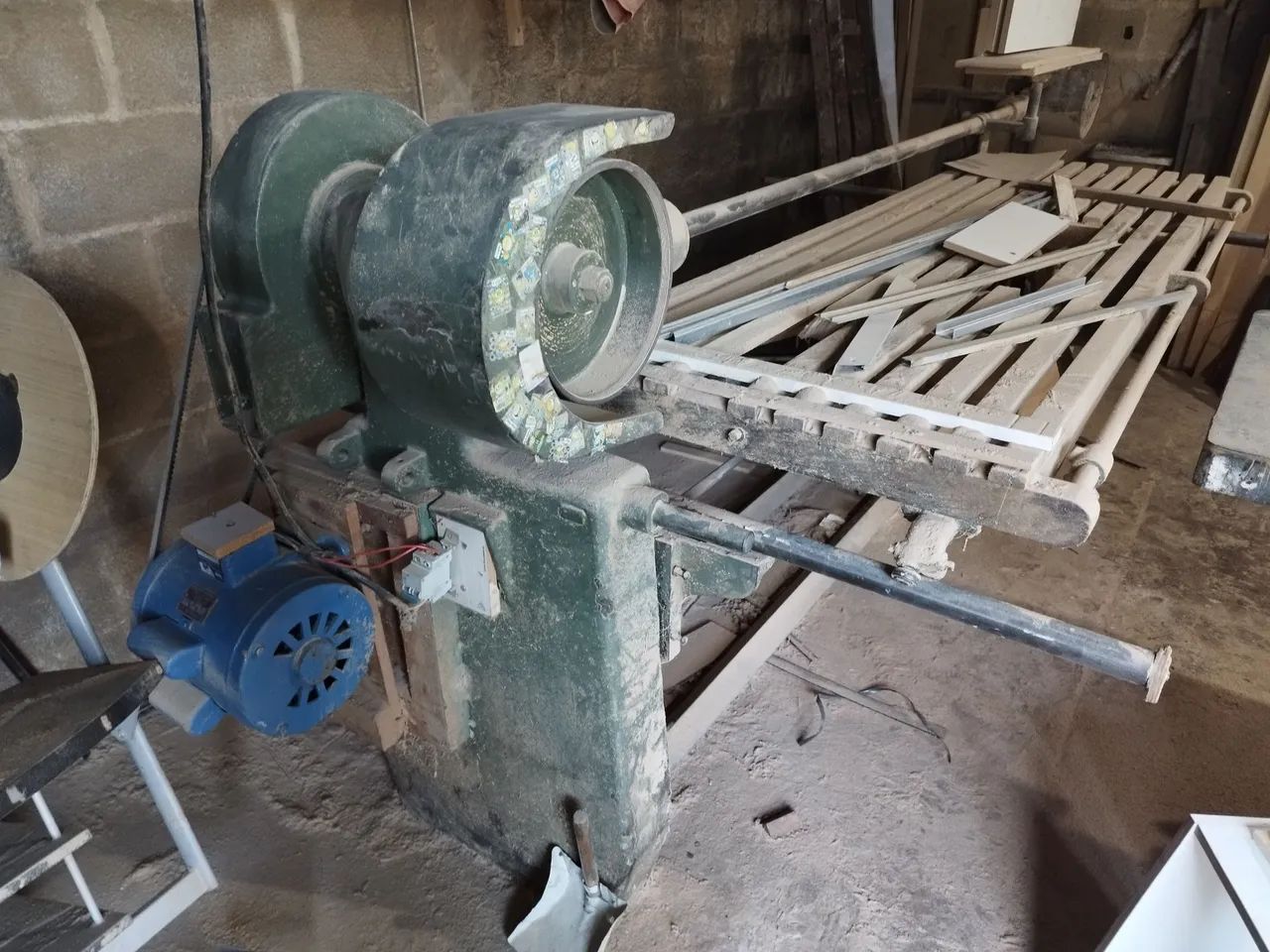 Lixadeira de cinta industrial