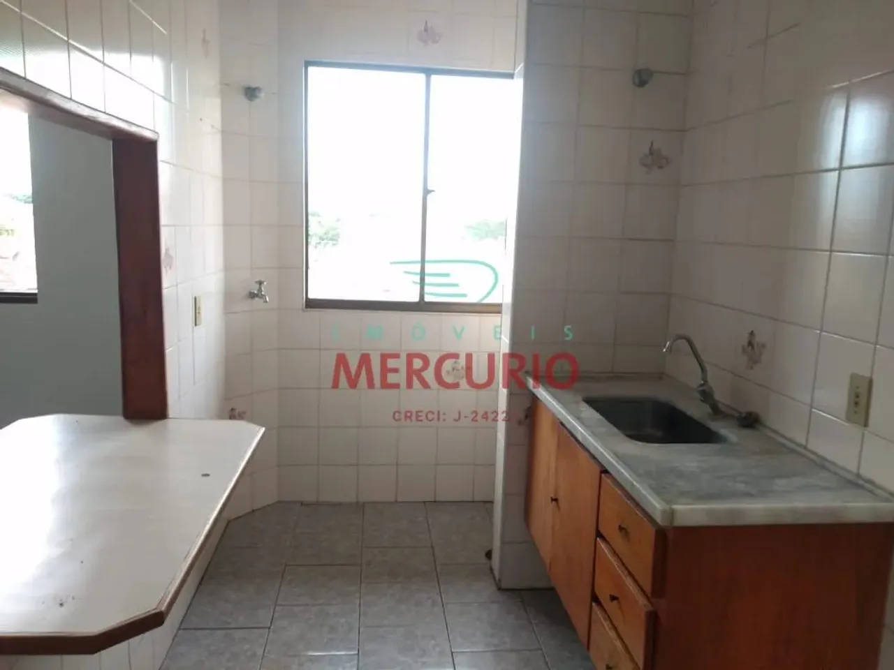 Apto à VENDA com GARAGEM e 1 quarto Próximo a Av. Duque Caxias e Av. Nações Unidas em Baur