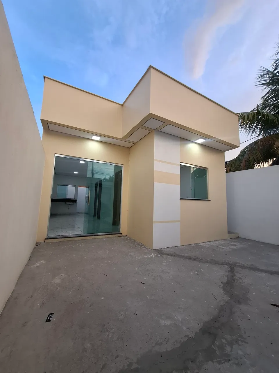 VENDO LINDA CASA PRONTA PRA MORAR!!!  Faça sua proposta...