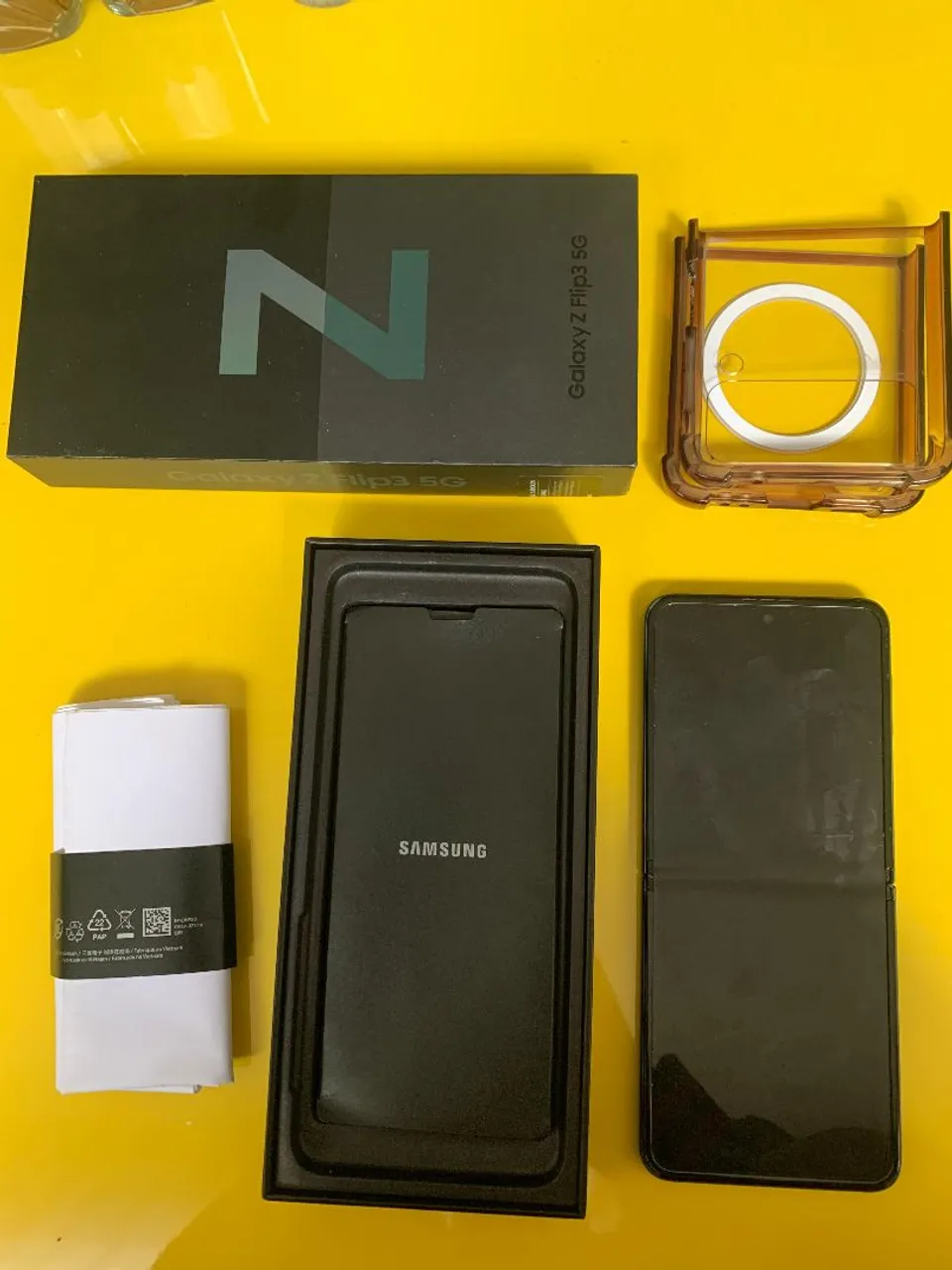Galaxy Z Flip3 5G com defeito no cabo flat