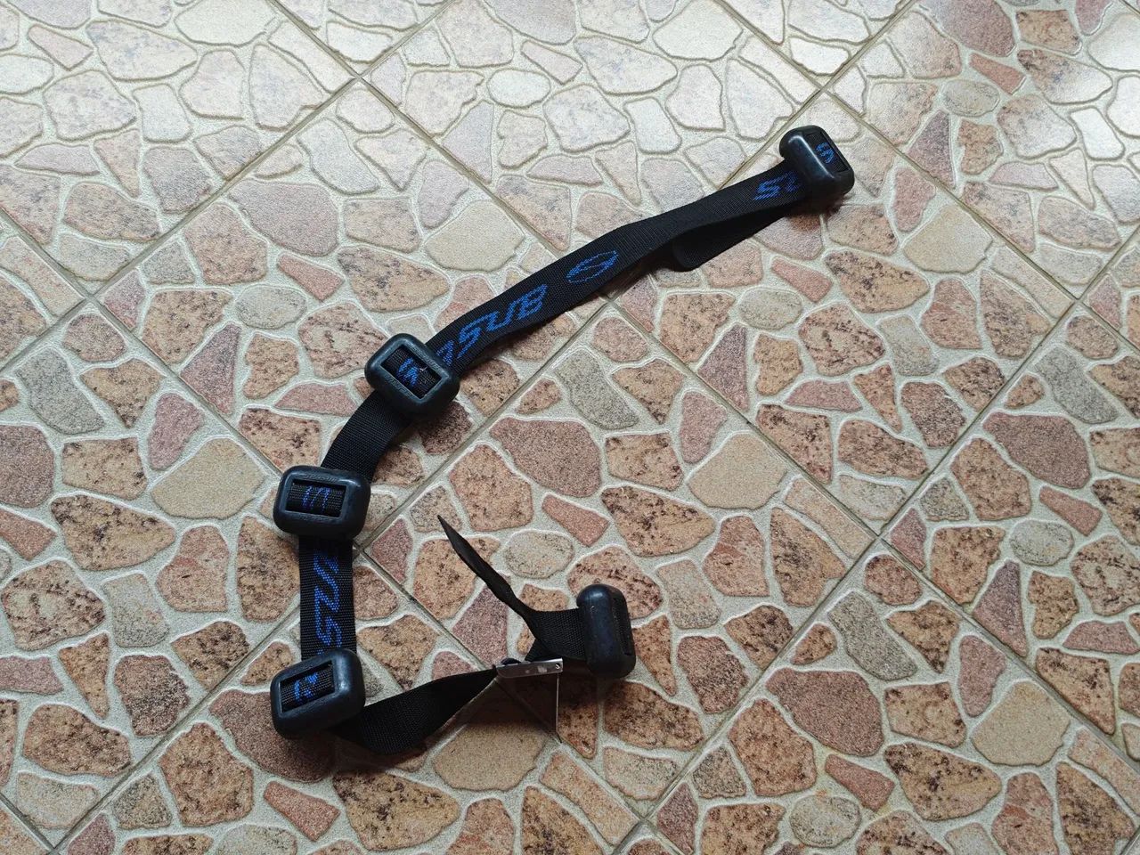 Vendo Roupa de mergulho+ Mochila+ Pé de Pato - Foto 3