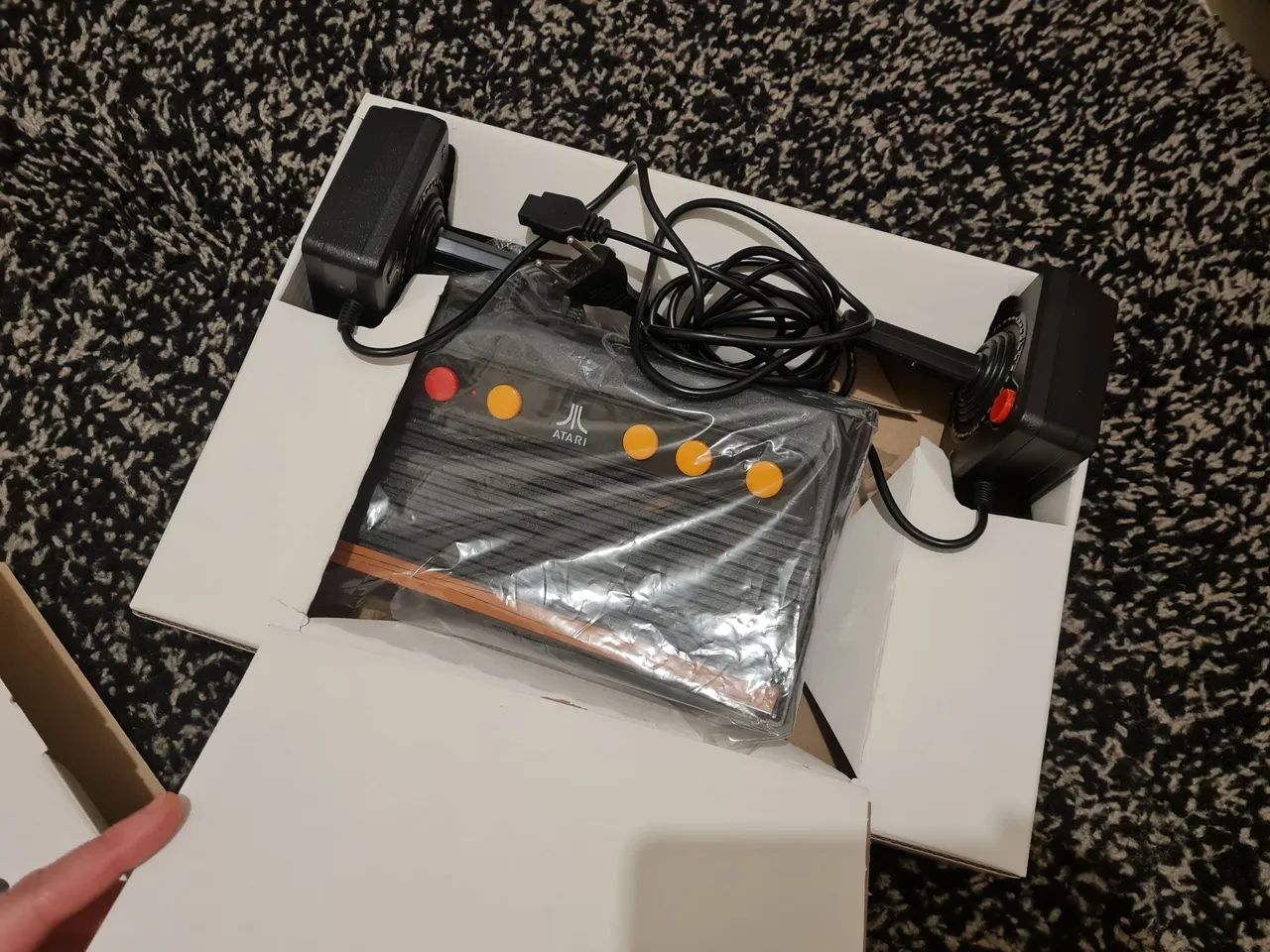 Atari Flashback 8 - 105 Jogos na Memória - Novo e Lacrado - Foto 3