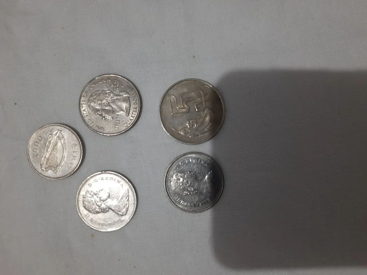 Moedas antigas estrangeira diversas - Foto 3