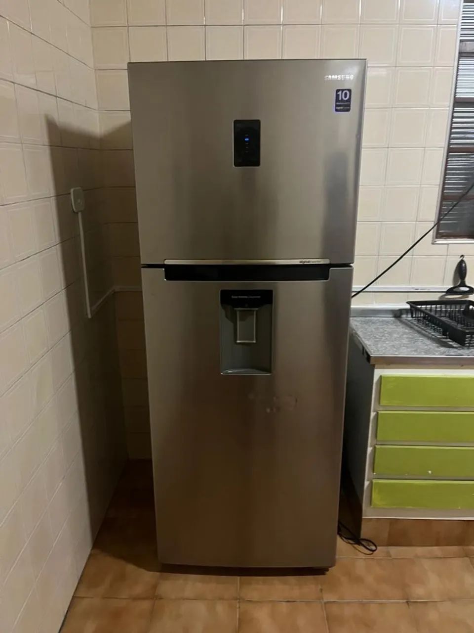 Geladeira duplex Samsung 413 litros.