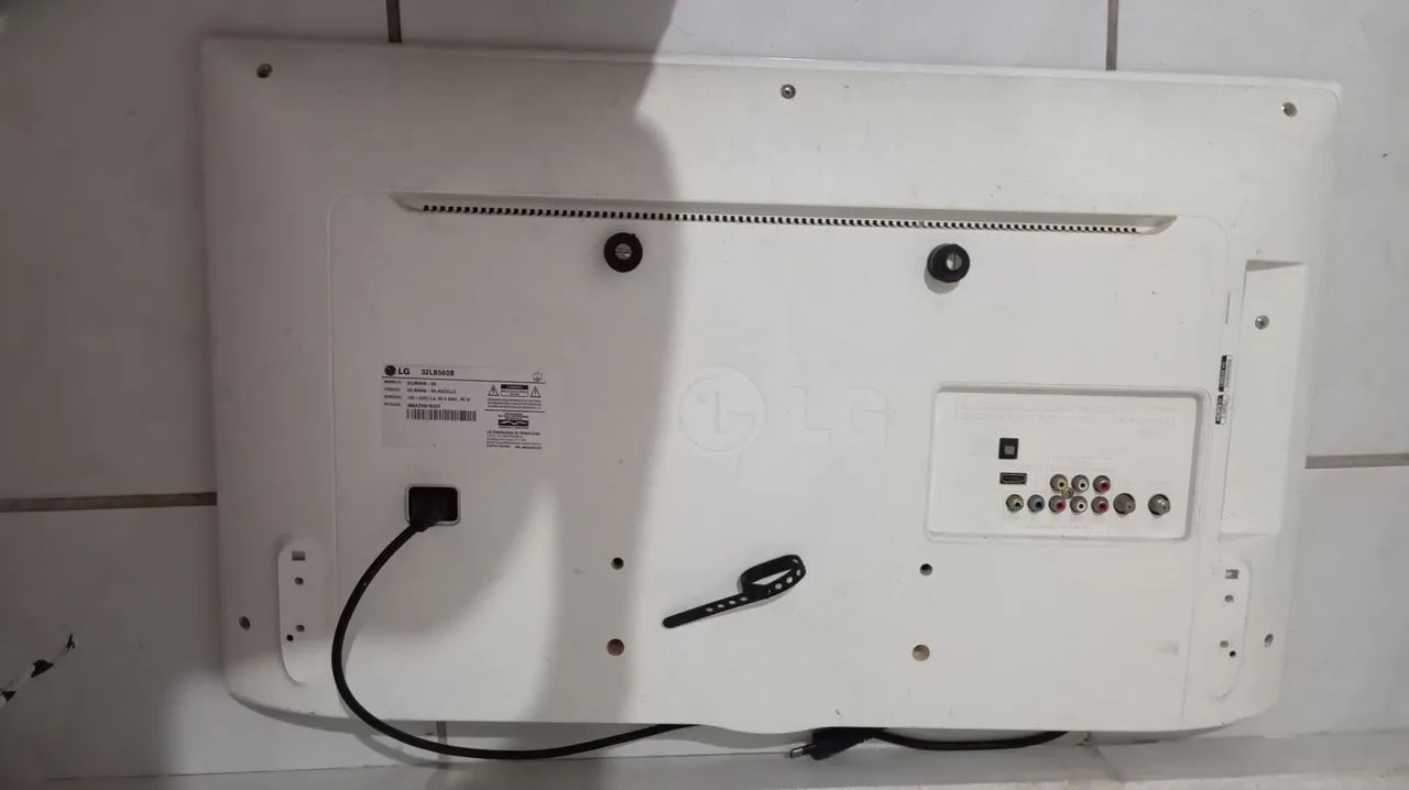TV LG 32 polegadas ( com defeito) - Foto 3