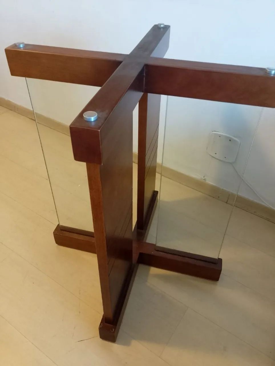 Mesa com tampo de vidro (Sem as cadeiras) - Foto 2