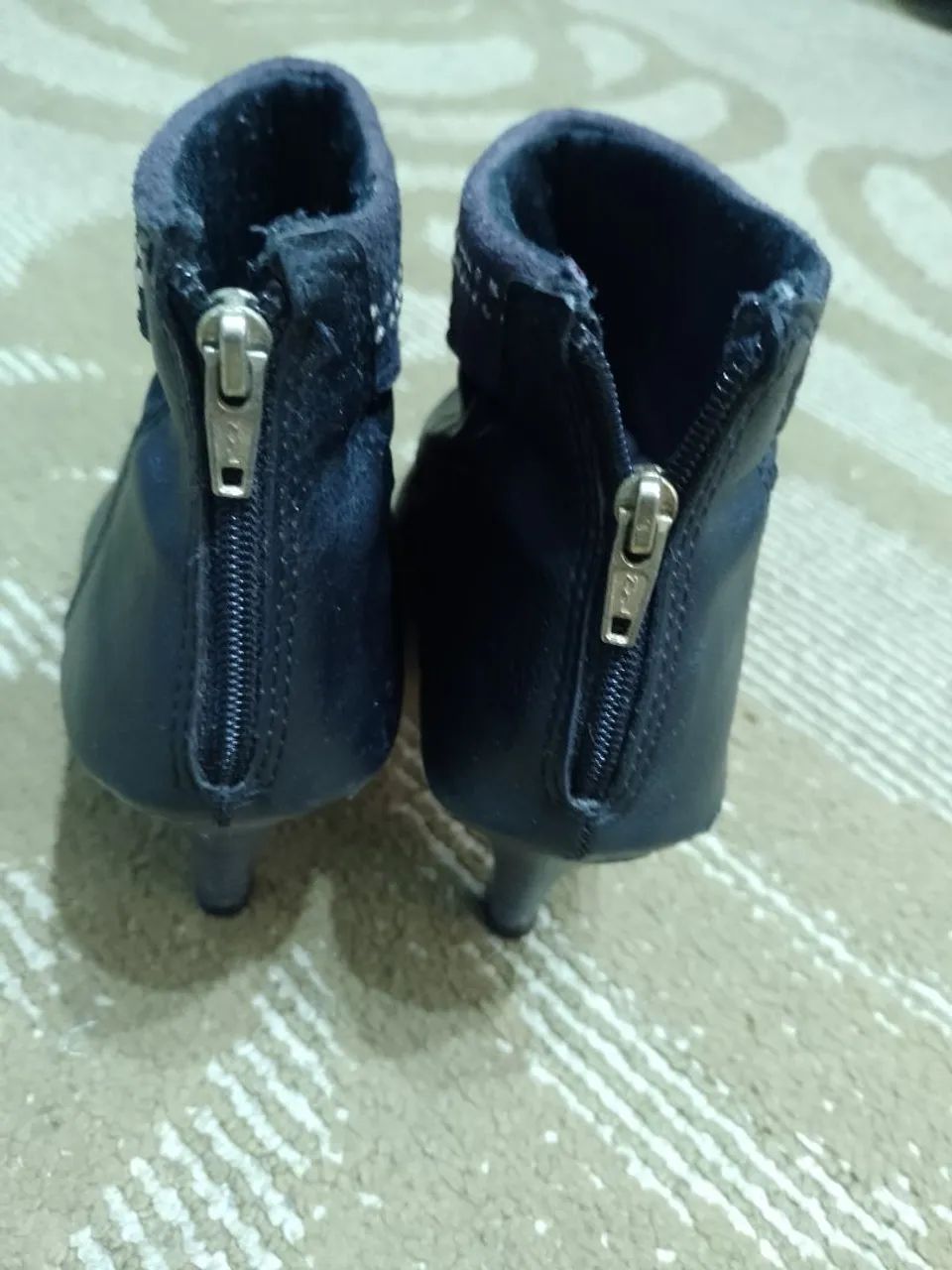 Bota de salto alto preta - tamanho 39  - Foto 4