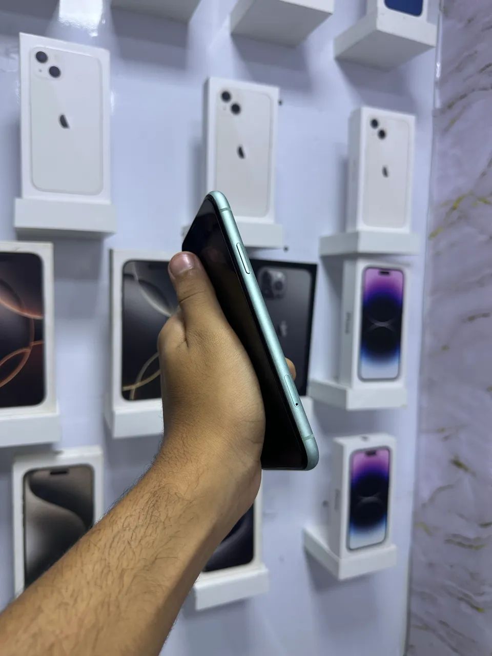 IPHONE 11 256 GB - TELA TROCADA  - Foto 5