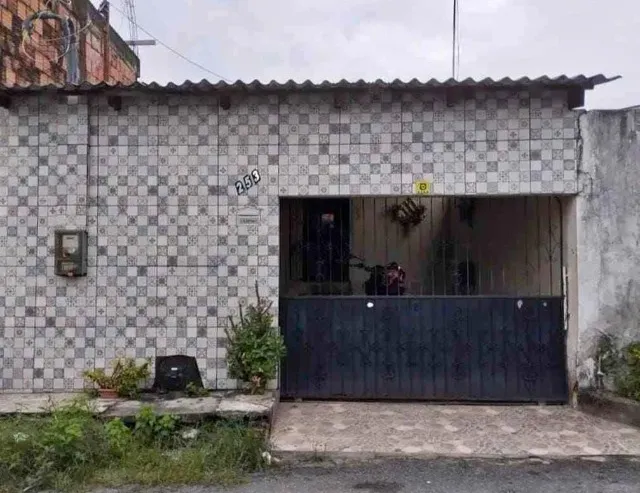 Vendo Este Imóvel No Bairro Redenção, Próximo Ao Leá Super Mário - Entrega Imediata.