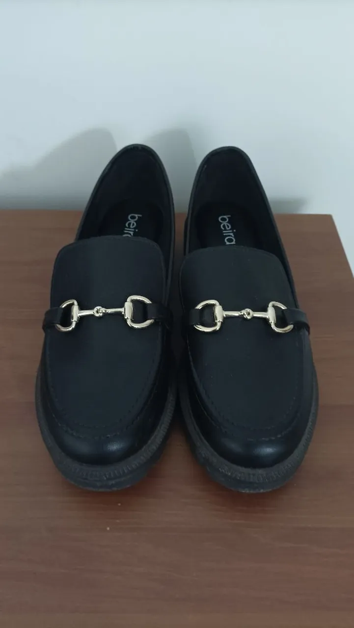 Sapatos Mocassim Feminino Preto Detalhe em Metal
