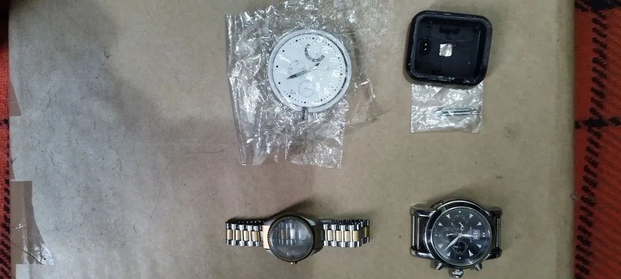 Lote Smartwatch, relógios e peças - Foto 5