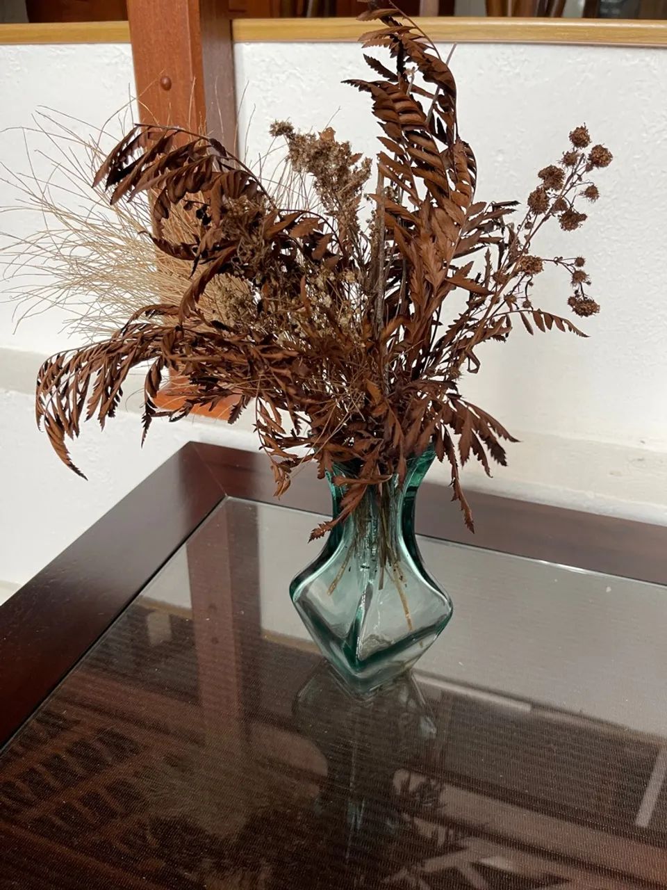Vaso decorativo com flores secas
