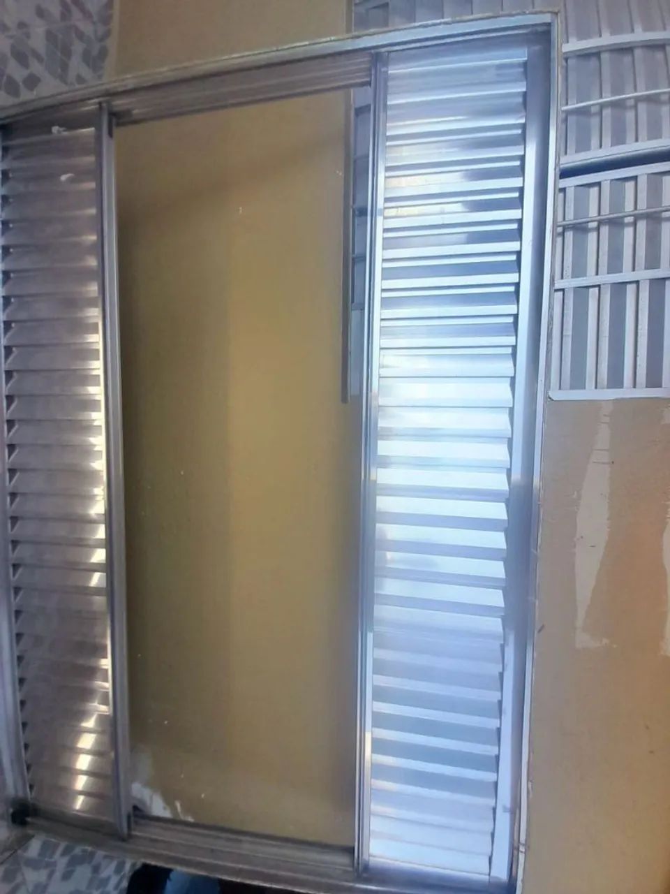 Porta de correr de alumínio 