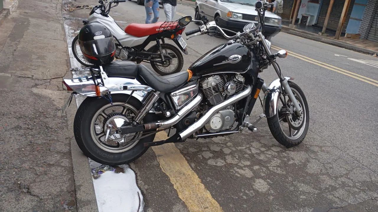 Shadow VT 1100cc americana 27.000 milhas - Foto 4