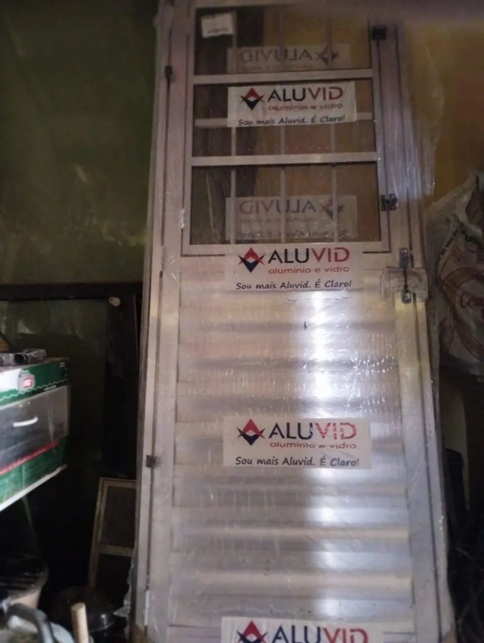 Porta de Alumínio e Vidro Aluvid - Nova