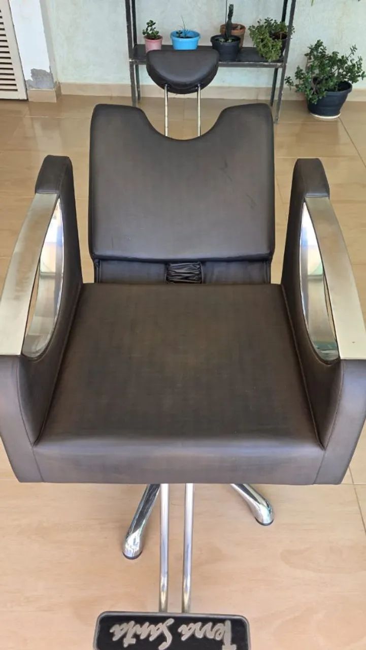 2 Cadeiras de  barbearia terra santa (1100 cada) - Foto 3