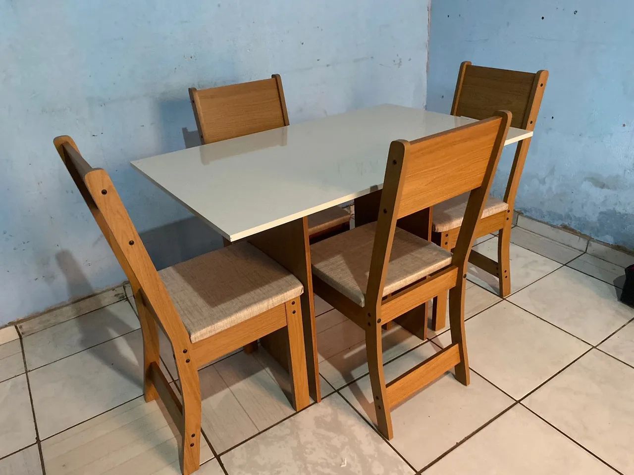 Mesa Karla De 4 Cadeiras Na Promoção. Entrega É Montagem Grátis 