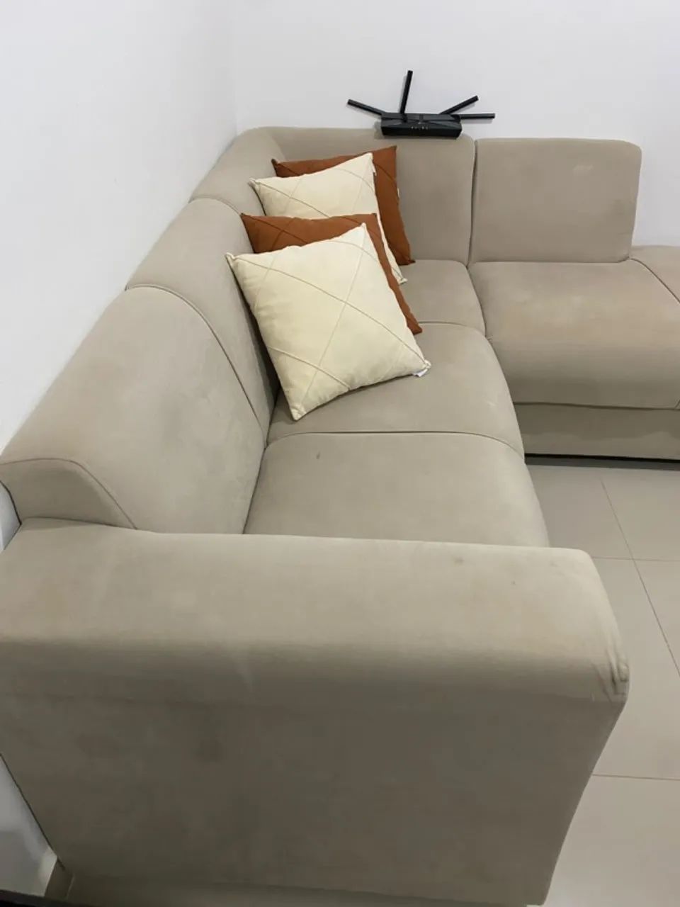 Sofá com Chaise ? Confortável, Bonito e Bem Conservado - Foto 3
