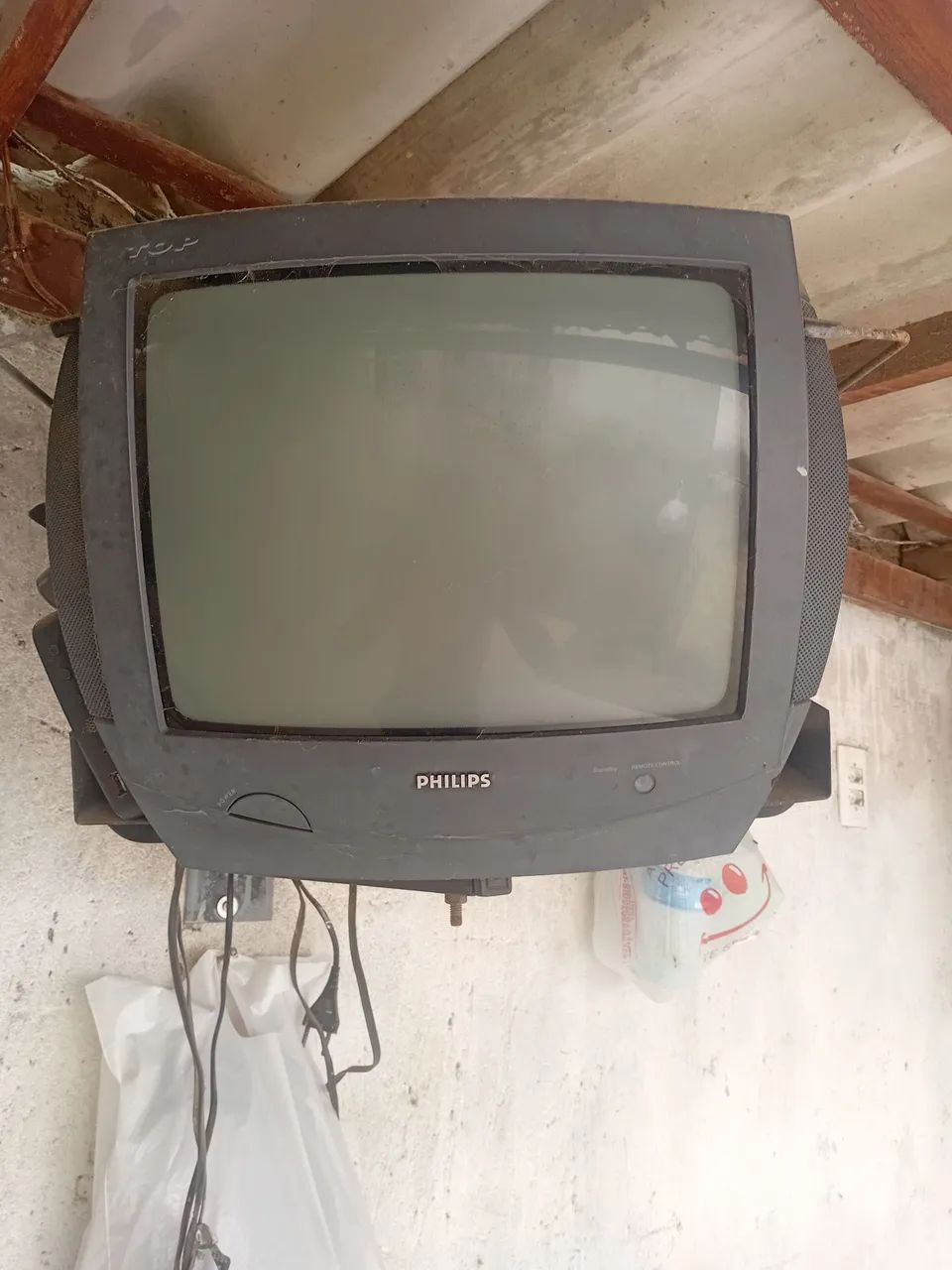 Tv 14 polegadas já com conversor