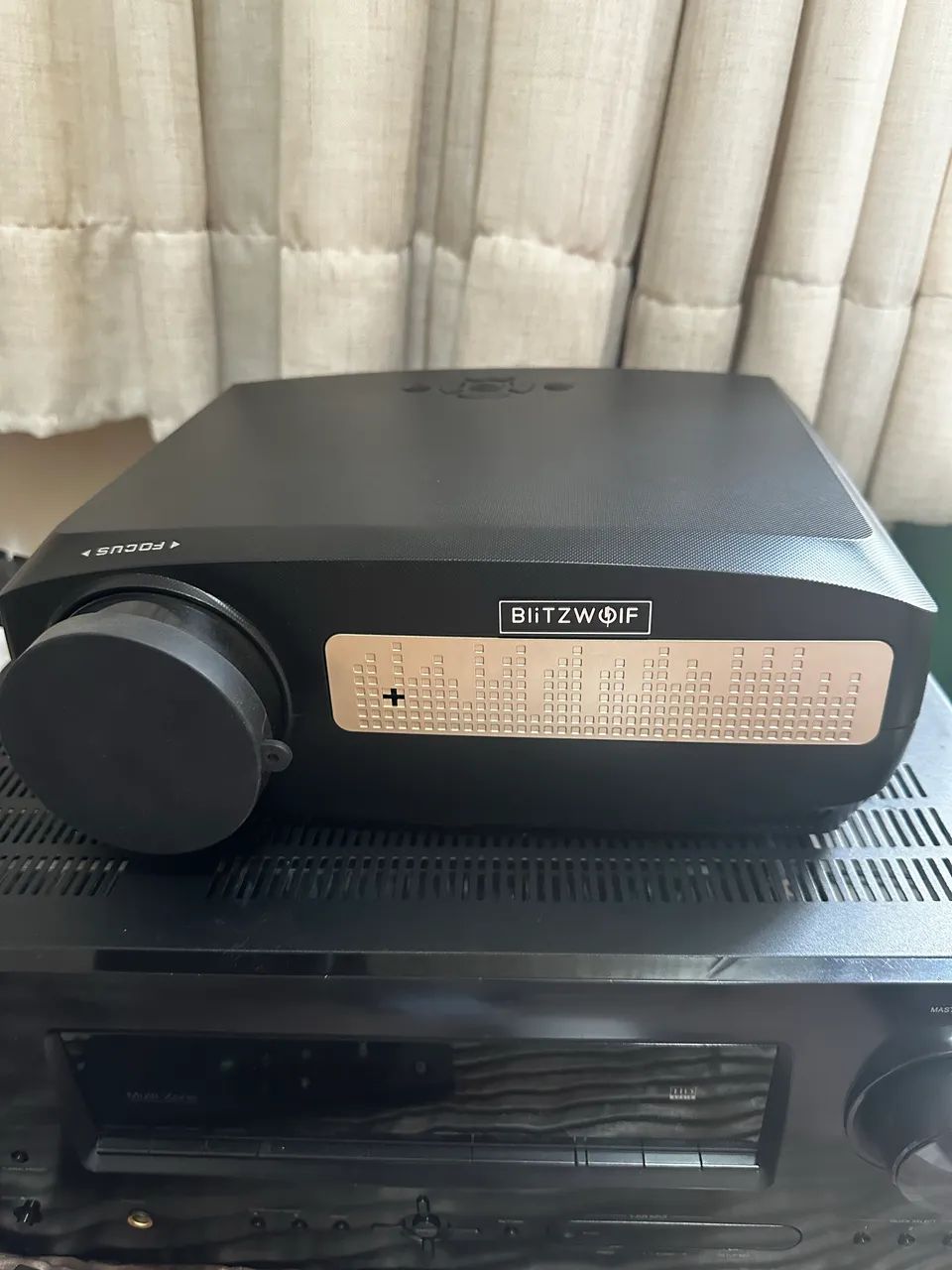 Vendo projetor de excelente qualidade e em perfeito estado - Foto 4