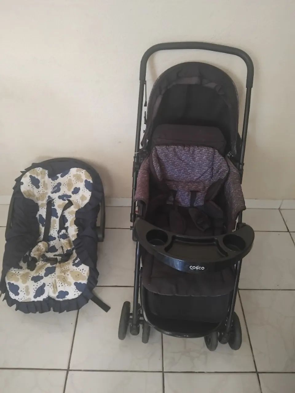 Carrinho e bebe conforto