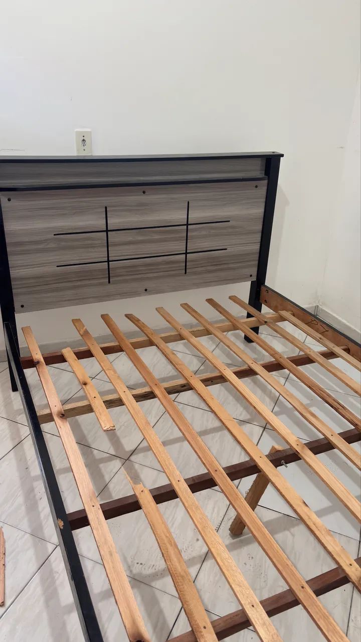 Cama de Casal de Madeira