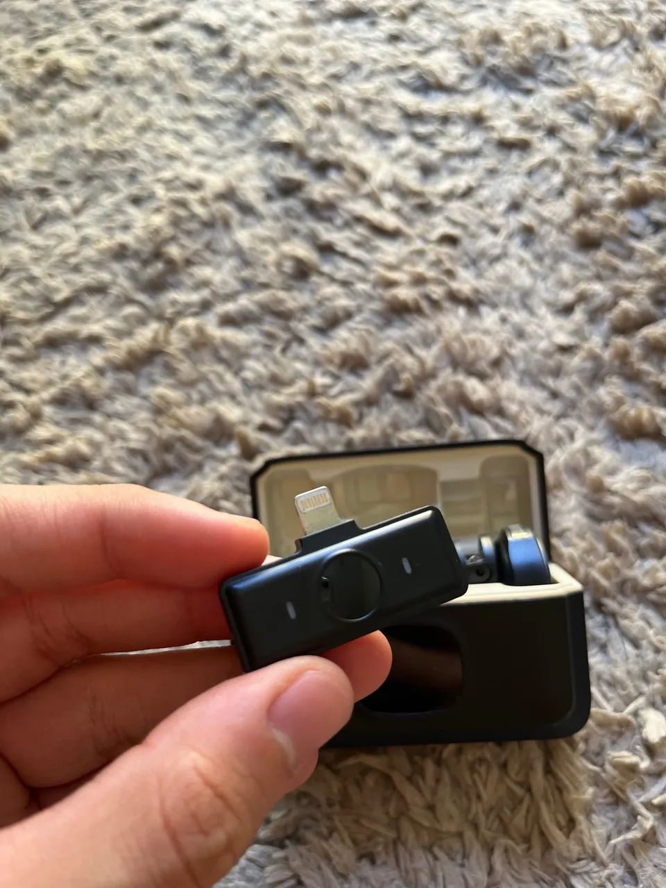 Kit Microfone Sem Fio Duplo p/ iPhone + Case Carregadora (Plug & Play) - Foto 5