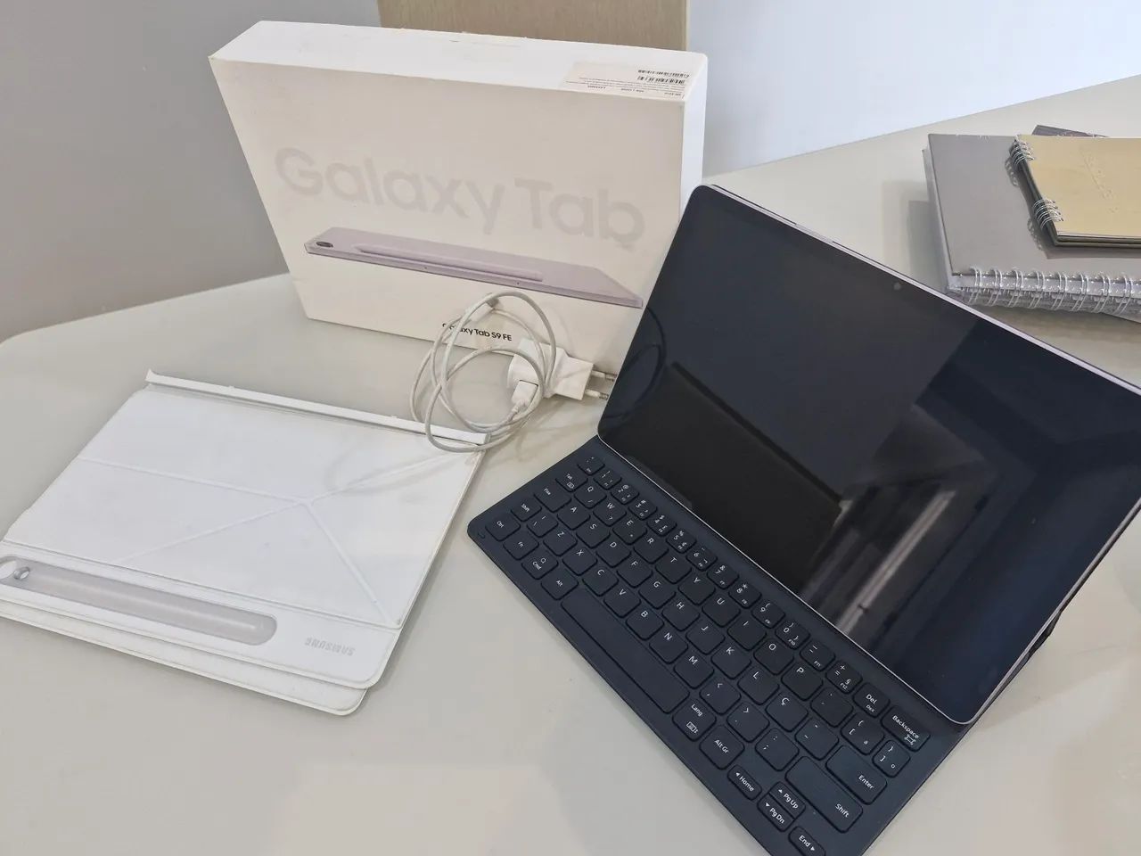 Tablet Galaxy S9 FE com capa teclado