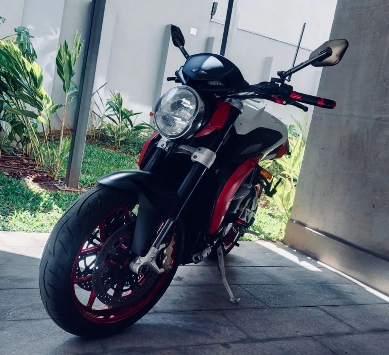 MV Agusta Brutale 800 - Foto 5