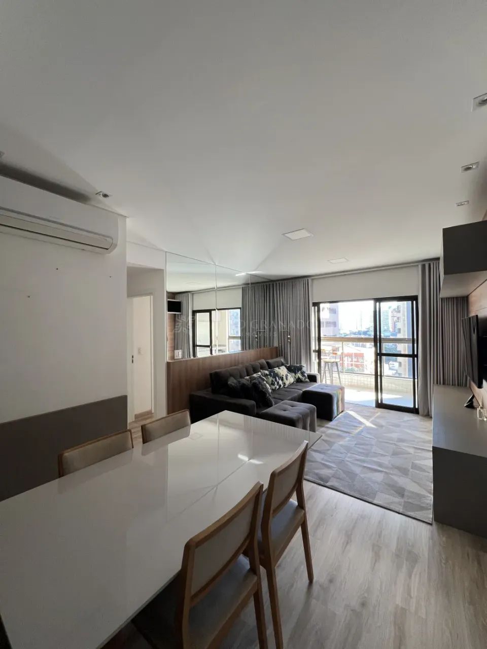 Apartamento 02 dormitórios | Iara Rosa