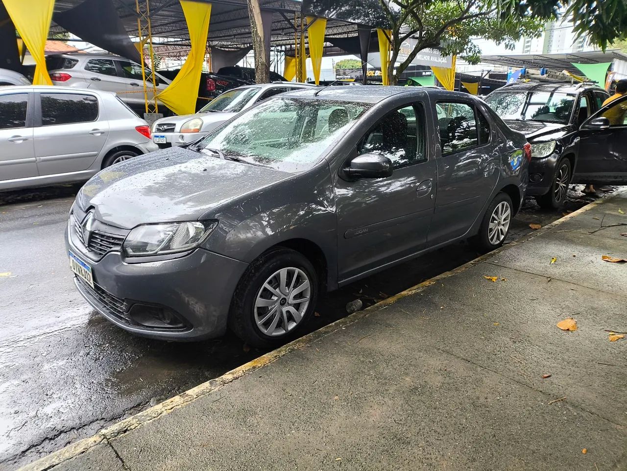 Renault Logan LOGAN Authentique Hi-Flex 1.0 16V 4p 2015