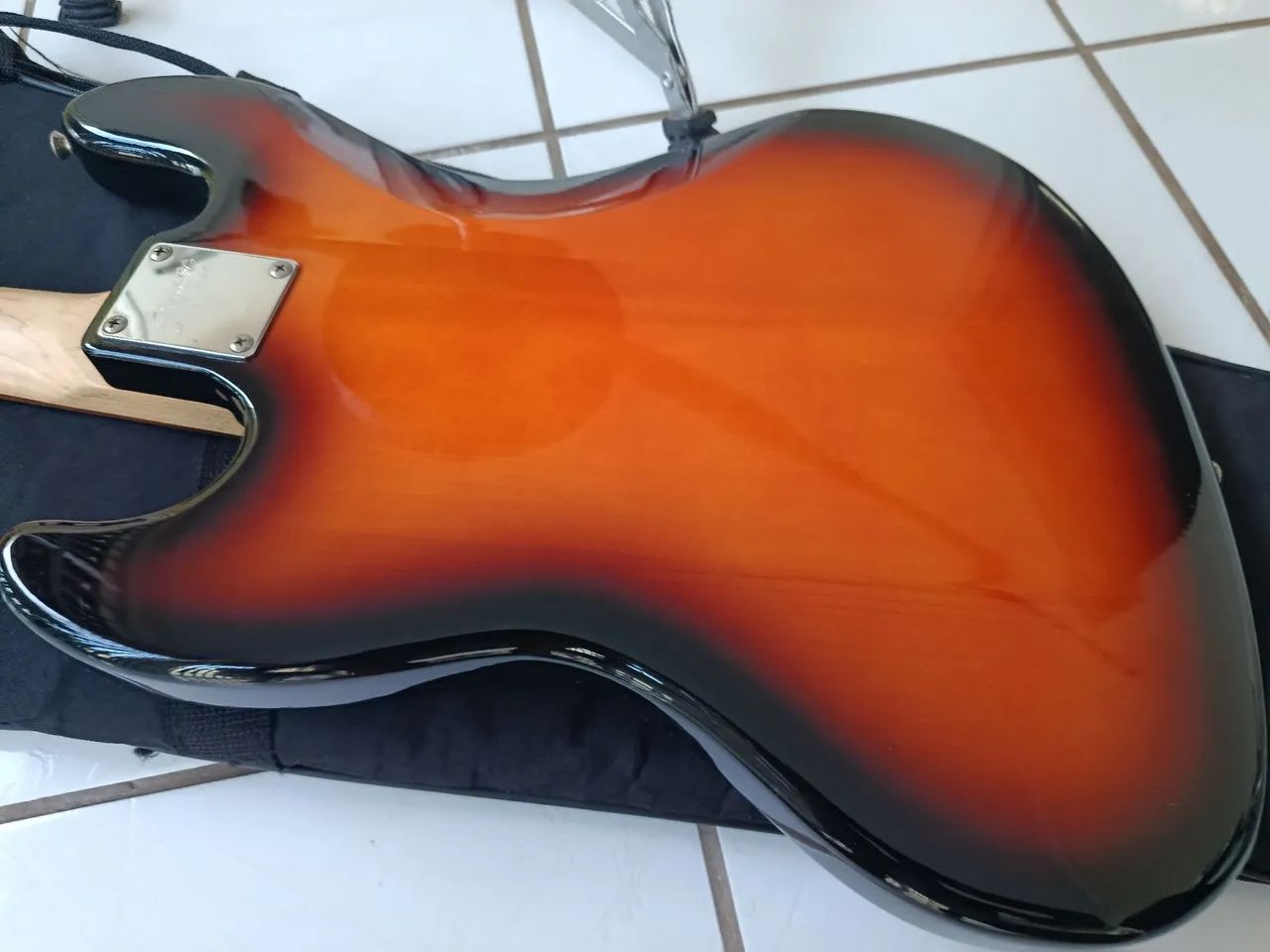 Contra baixo SQUIER afinit - Foto 5