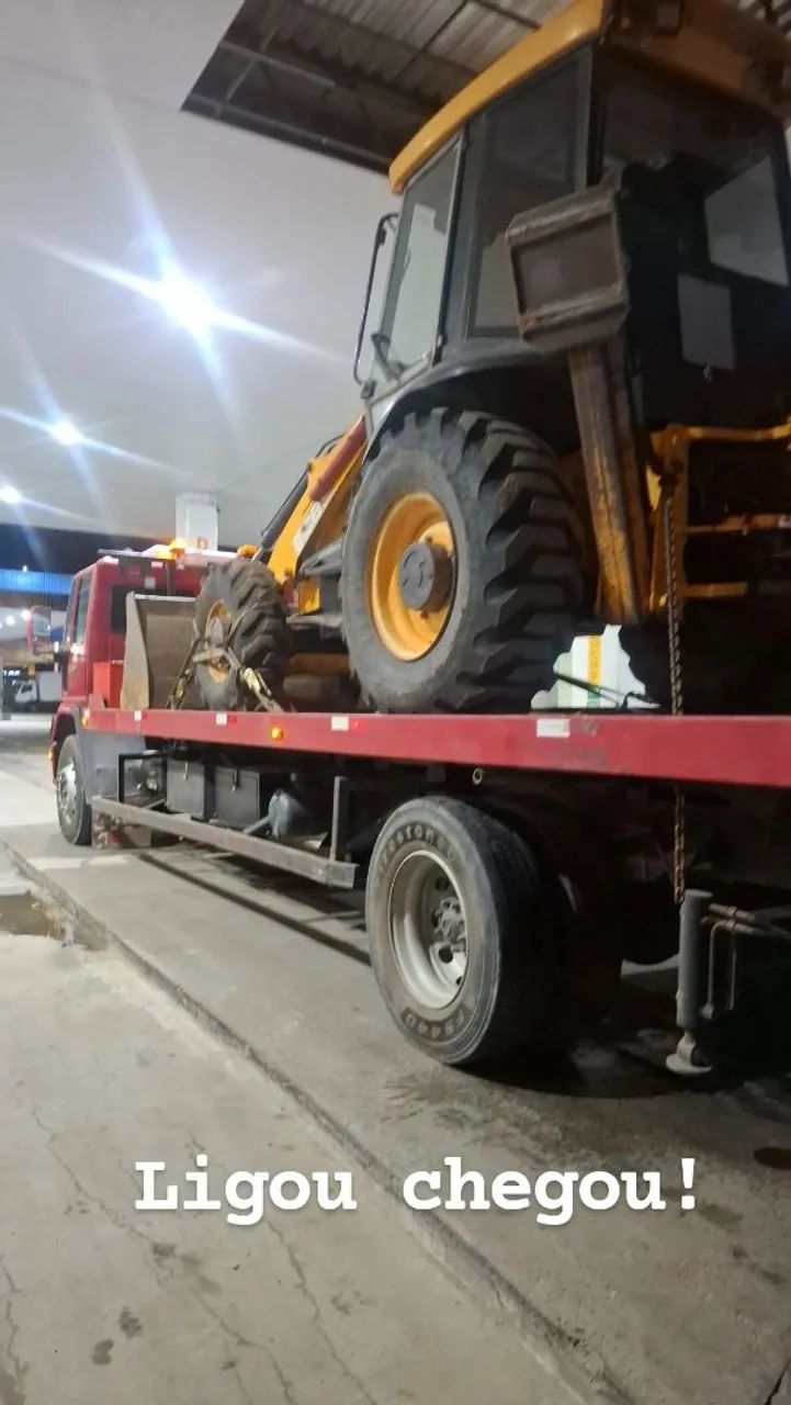 Limpeza,  e nivelamento de terreno   com retroescavadeira  - Foto 3