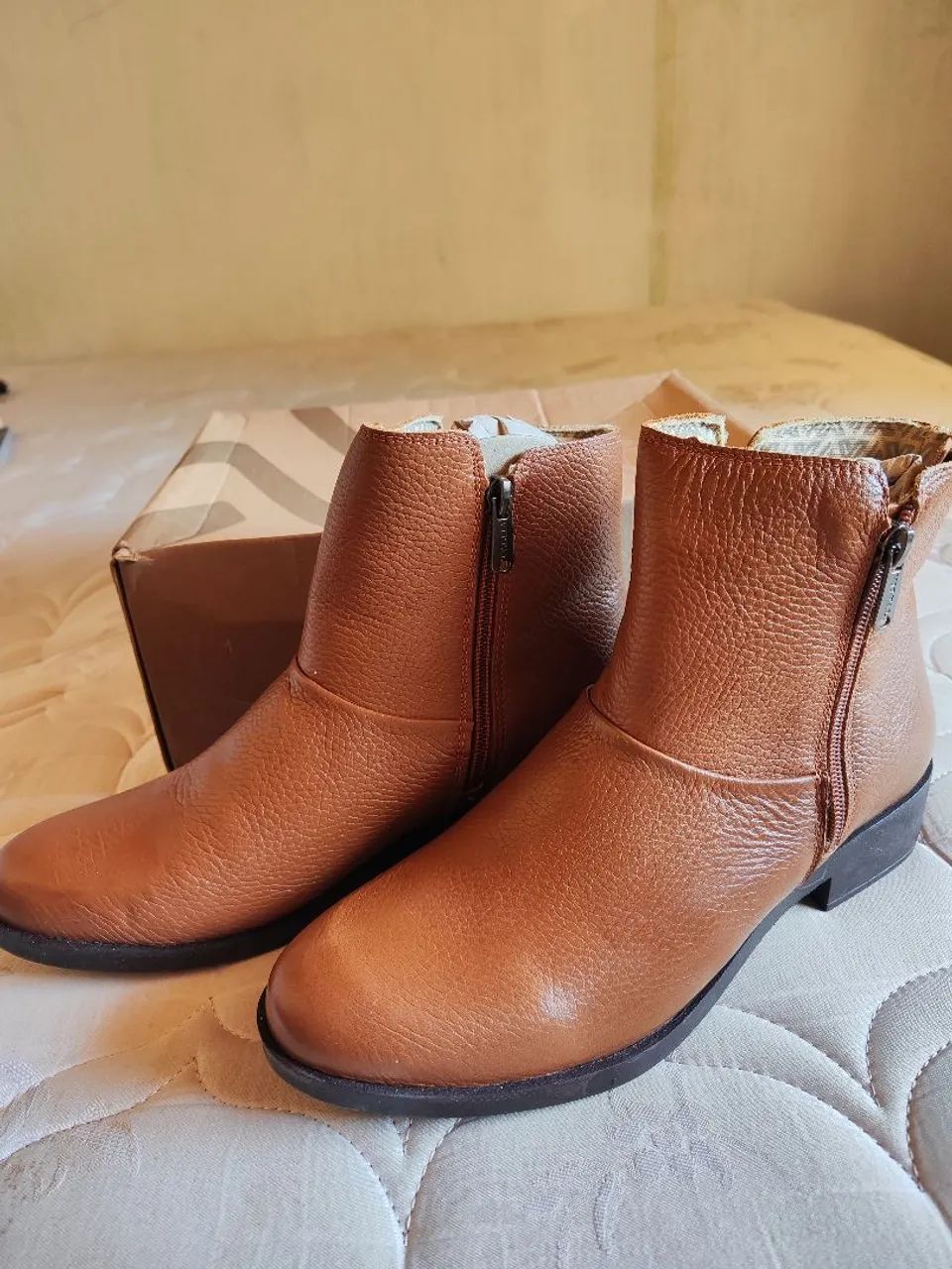 Vendo bota em couro - Foto 2
