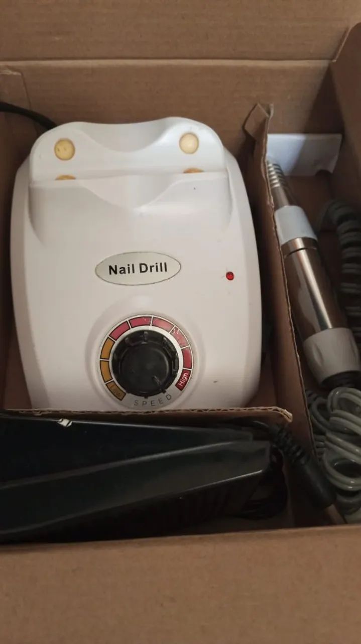 Lixa elétrica para unhas.<br>portátil<br>modelo nail Drill<br>R$ 300,00