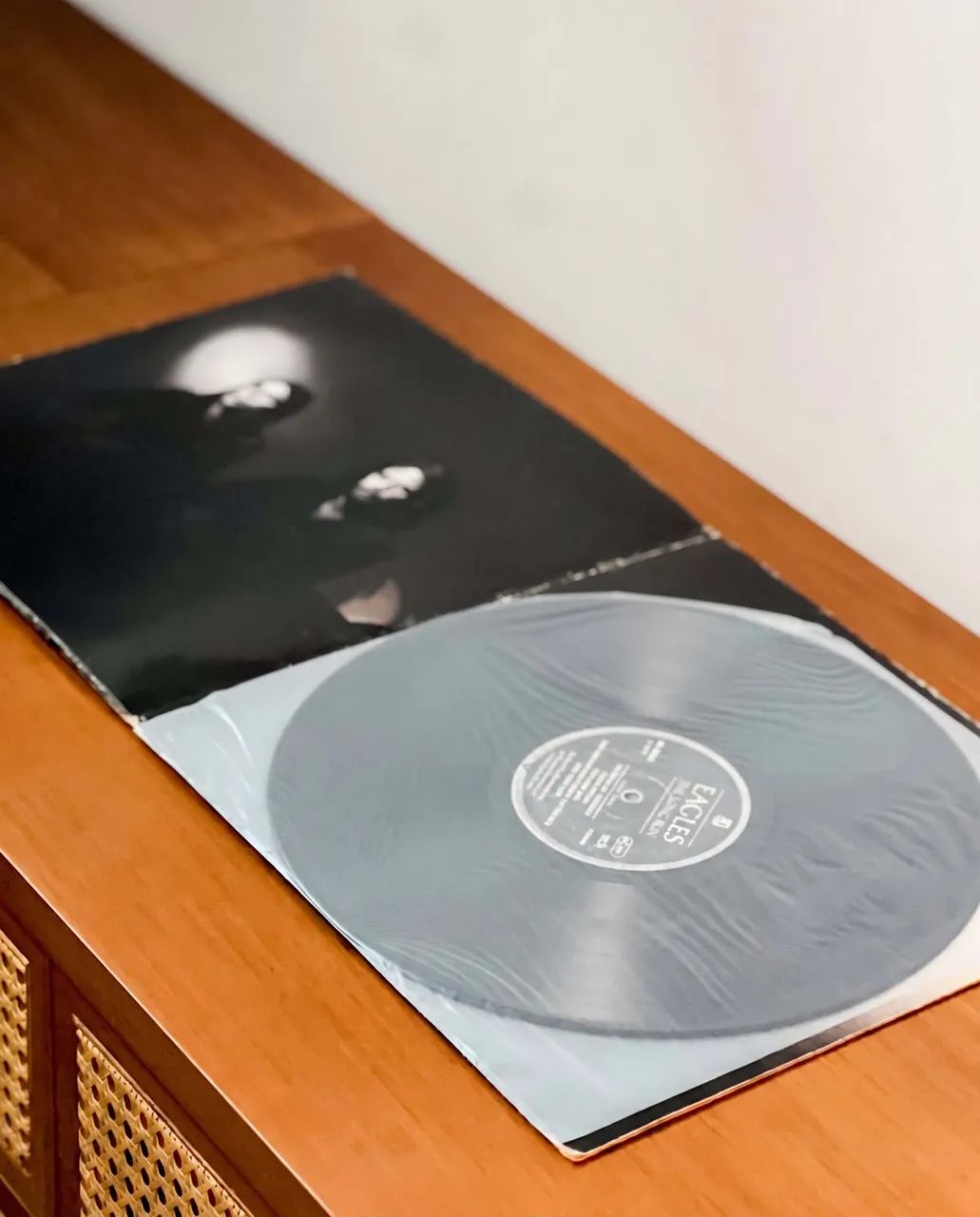 LP Eagles - The Long Run | Vinil Original | Clássico do Rock - Foto 2