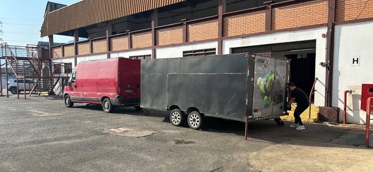 CARRETINHA / REBOQUE DE 2 EIXOS trucada com freio