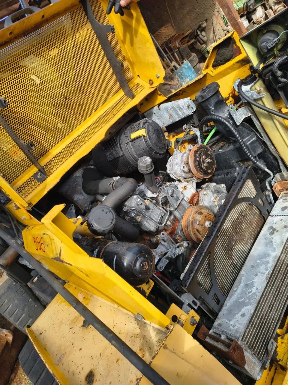 Mini carregadeira new holland l225  sem motor  - Foto 4