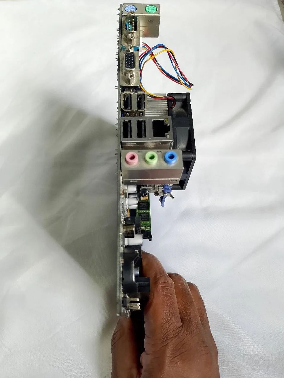 Placa mãe Asrock N68-GS4 FX com processador e memória ram  - Foto 3