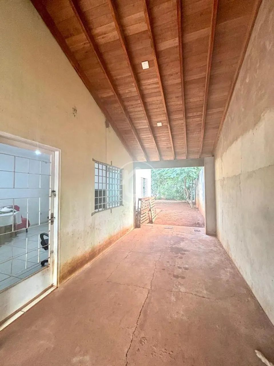 CASA COM 03 QUARTOS E AMPLO QUINTAL - Foto 5