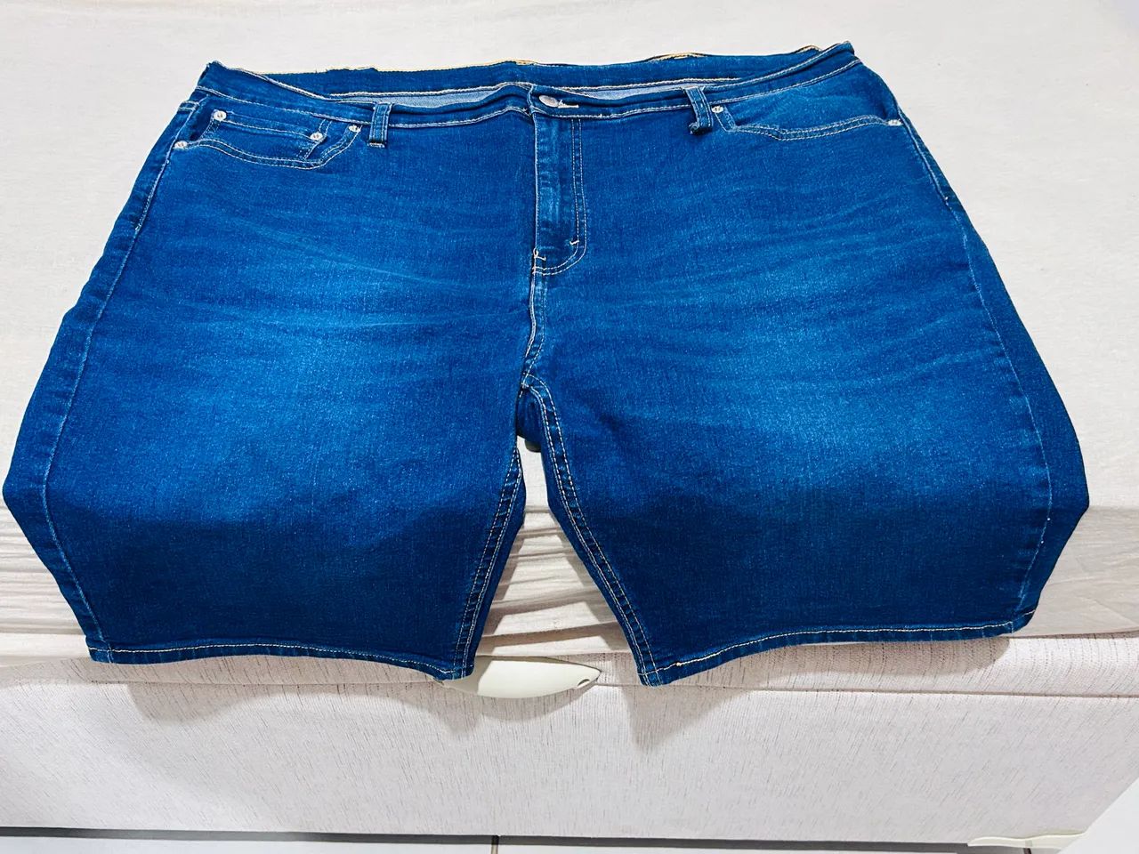 Bermuda Jeans Azul Levis TAM 52 Usada 3x - Foto 2