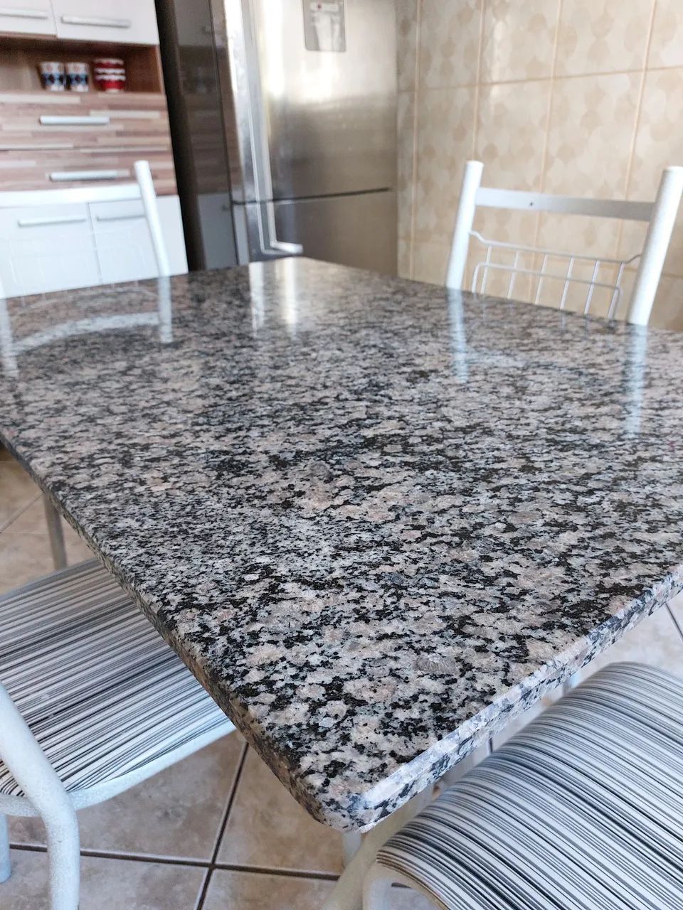 Mesa granito com 4 cadeiras - Foto 2
