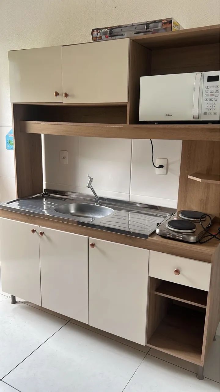 Pia de inox com torneira de inox e móvel usado vai junto 