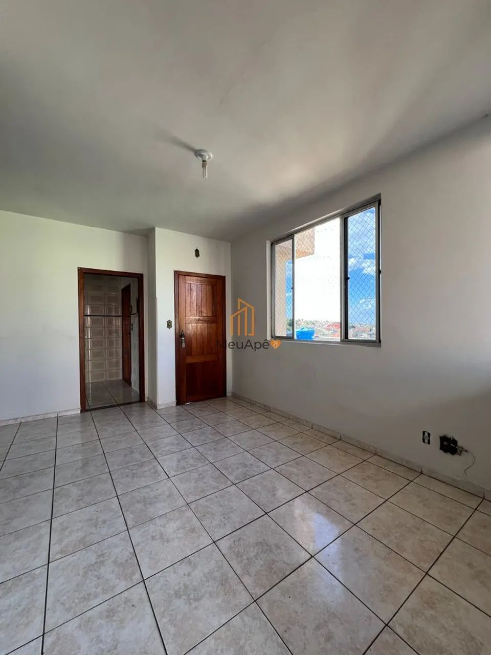 Amplo apartamento de 112m² com suíte e varanda no bairro Coqueiros - Foto 3