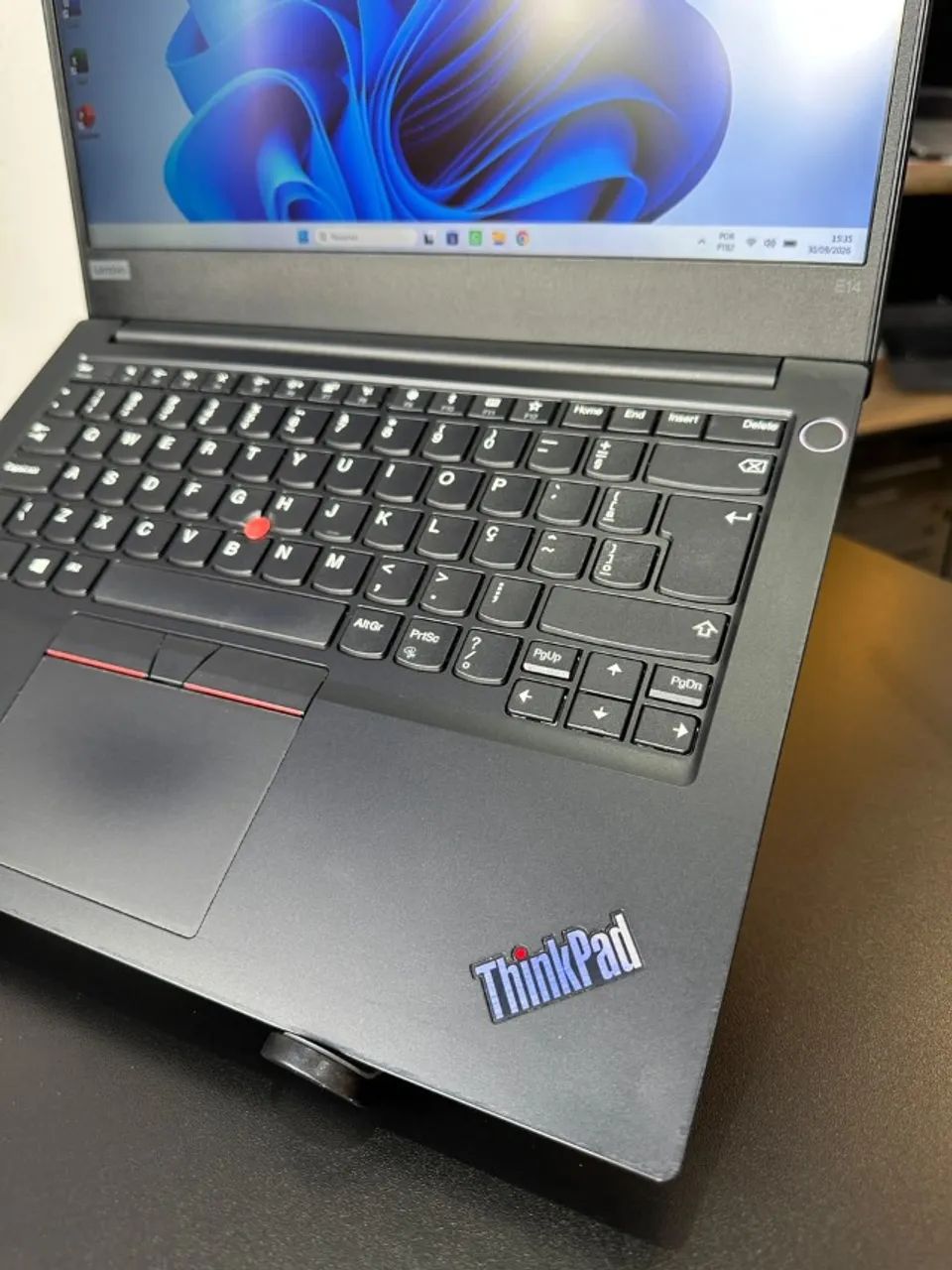 Notebook Lenovo ThinkPad E14 + Core i5 de 10th + SSD M2 2TB + 16GB DDR4 + Windows 11 - Foto 4